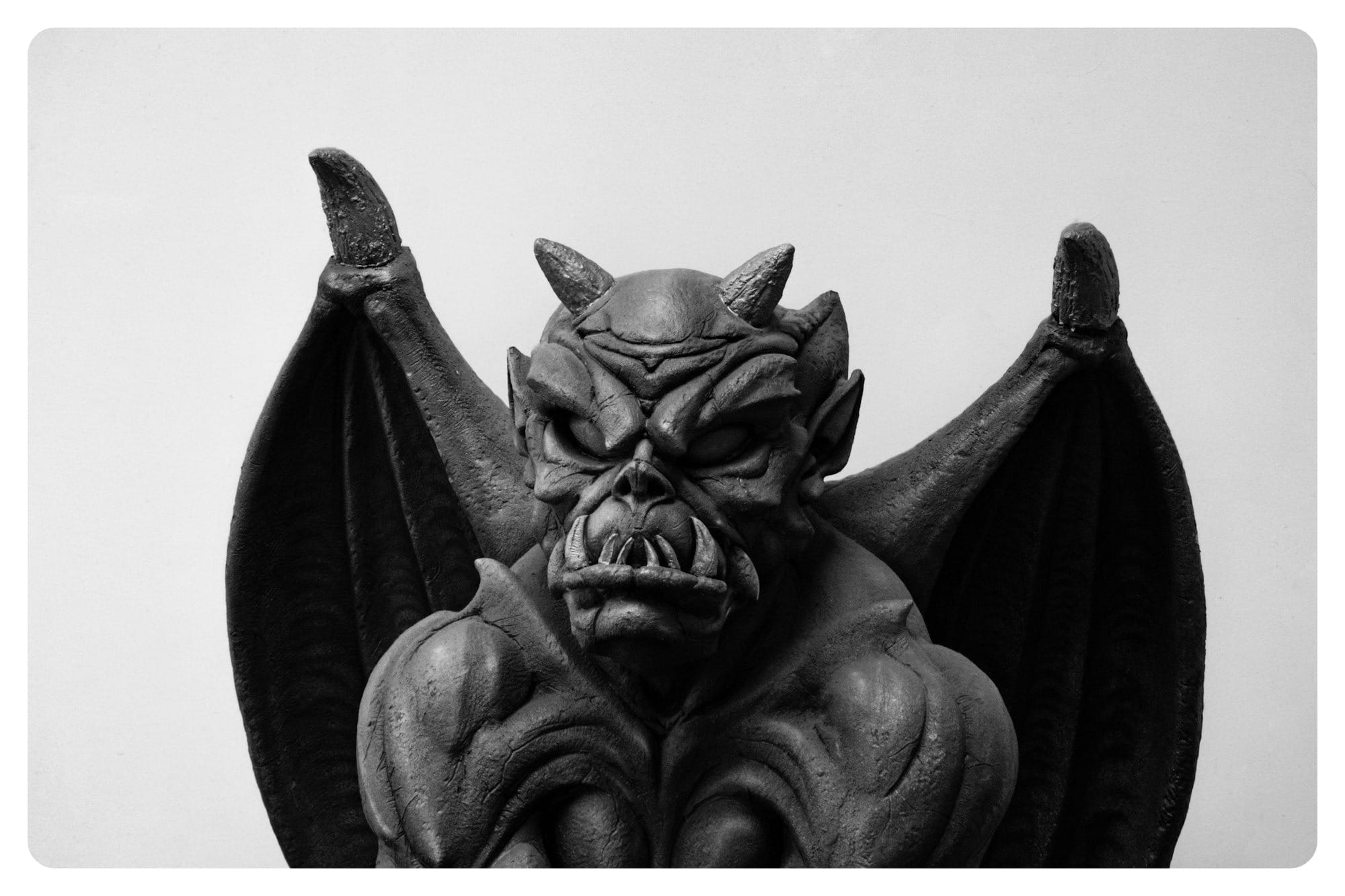 gargoyle statue